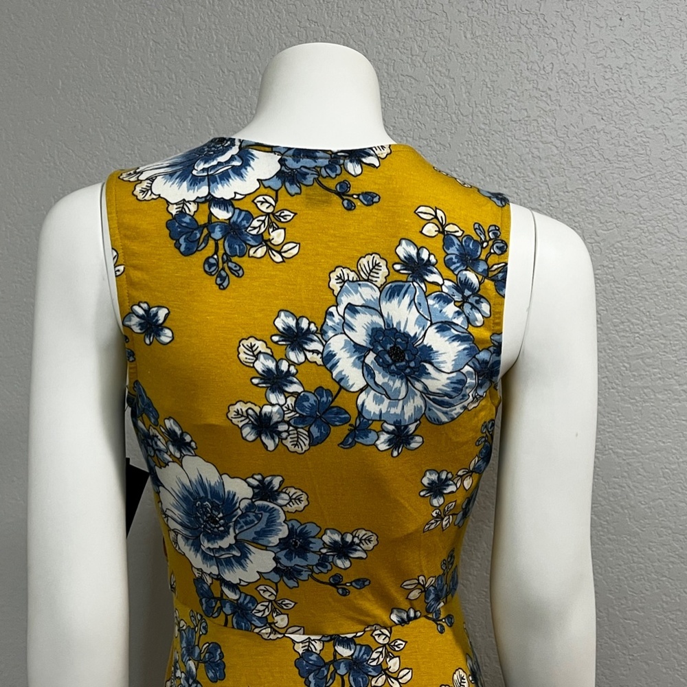 NWT IN Floral Mock Wrap Floral Dress - Picture 5 of 10